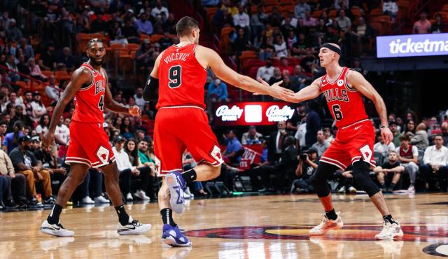 1671613655081047395.png 开云体育官方网站-球队内部一度濒临崩溃 危急关头公牛收获关键一胜