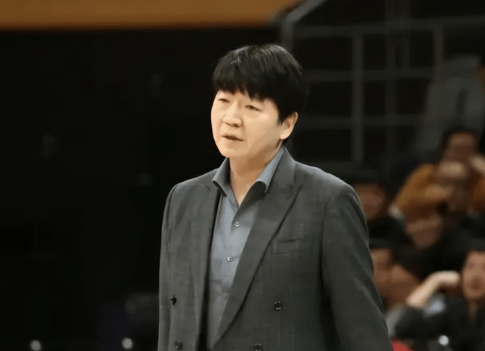 开云体育官方平台-山东崩了n年的三分终于有救了！王证搭配陈林坚，空间+威慑力拉满|山东队|比赛|球员|命中率|兜底_新浪体育_新浪新闻