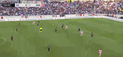 开云体育app-18岁亚马尔复制梅西经典：彩虹球进死角 对手倒下！生涯50球