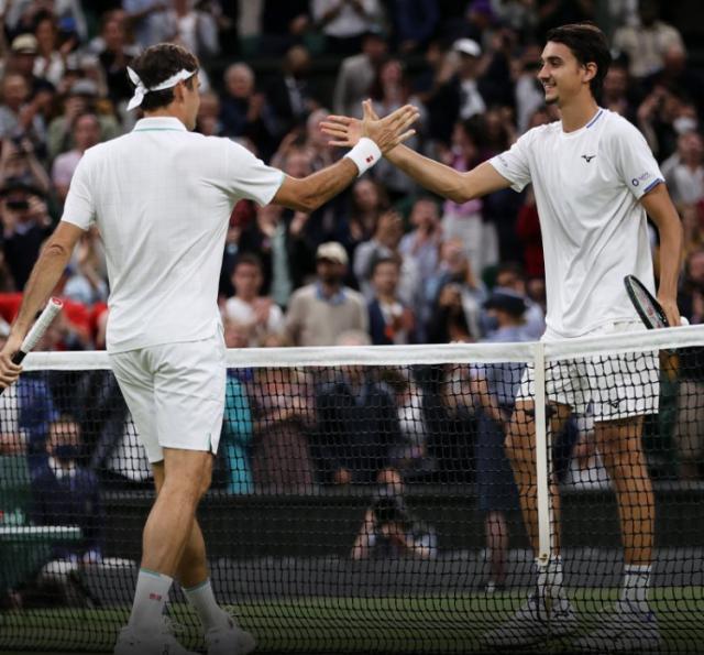 KAIYUNSPORTS-张奔斗：加入“18俱乐部” 费德勒只用了20年